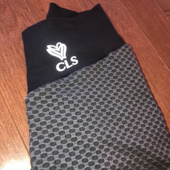 CLS scrunch butt Geo Textured leggings - Picture 8 of 11